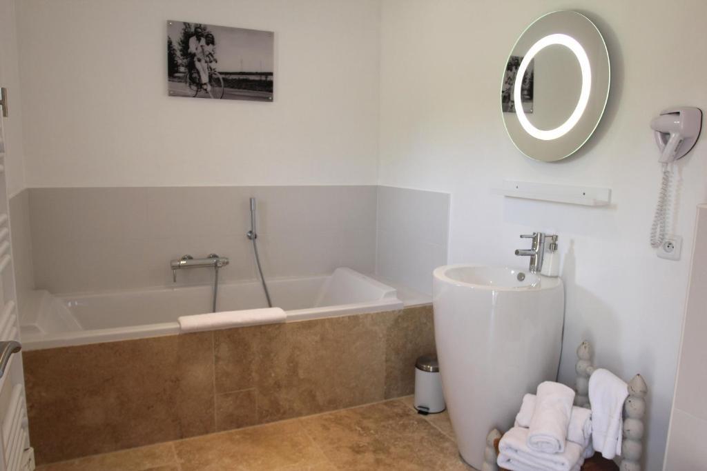 A Travers Champs Puyvert 部屋 写真