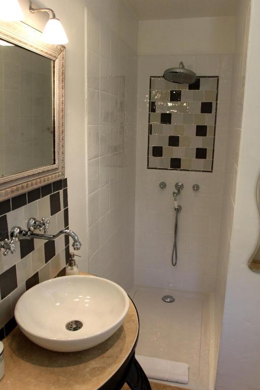 A Travers Champs Puyvert 部屋 写真